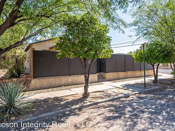 3rd image of 1100 E 9th St #2909635