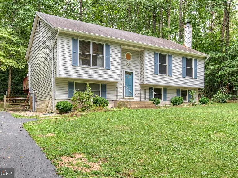 12820 Lake Wilderness Ln — Photo 25
