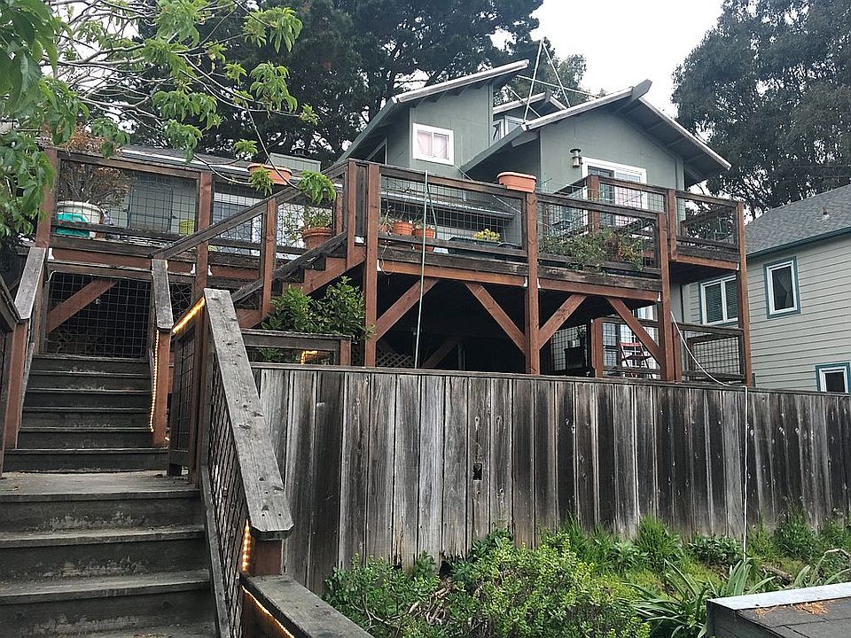 2nd image of 207 Trinity Rd
