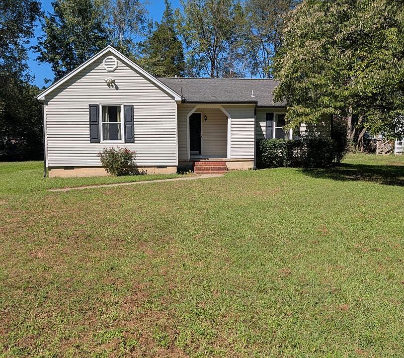 1st image of 215 Hamilton Dr