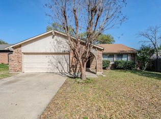 3804 Sugar Ridge Rd, Fort Worth, TX 76133