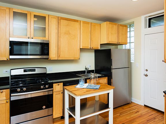 5th image of 6436 N Leavitt St APT 2E