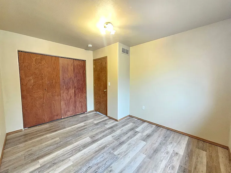 407 E 8th Ave — Photo 14