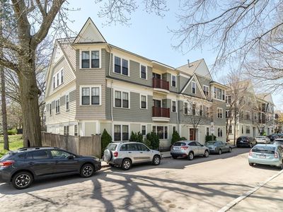 131 Green St Unit 105, Jamaica Plain, MA, 02130