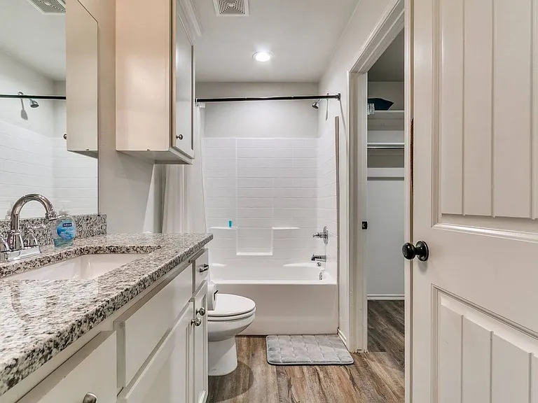 436 Chalk Hill Ct — Photo 30