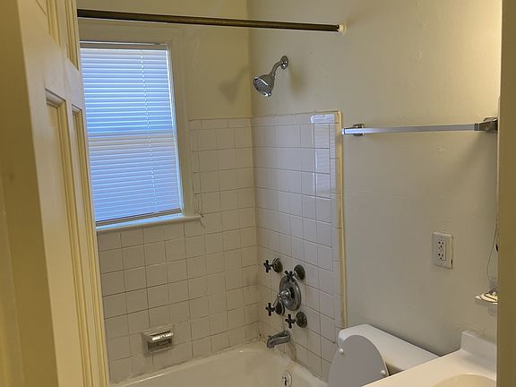 5th image of 2662-2678 N Main St #206