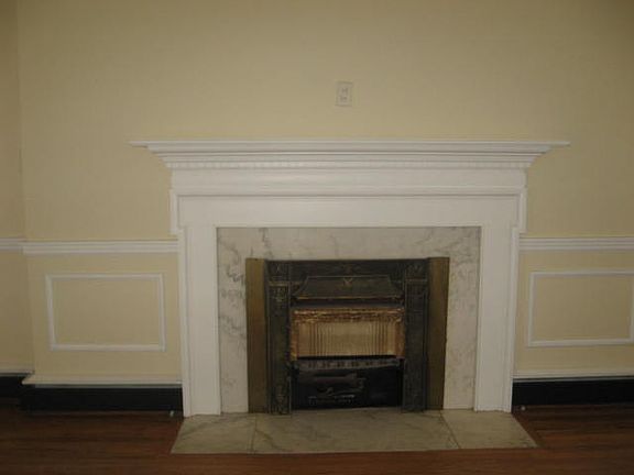 3rd image of 915 W Walnut St