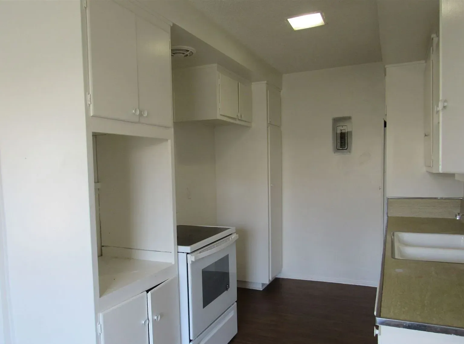 1 bed, 700 sqft, $1,550 — Photo 3