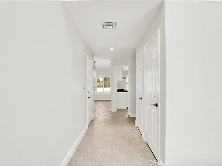 5200 White Oak Ave #52 — Photo 4