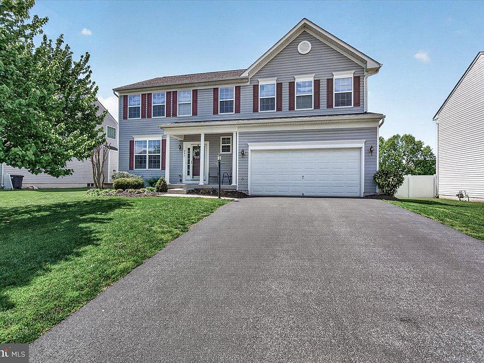 1st image of 205 Solar Dr