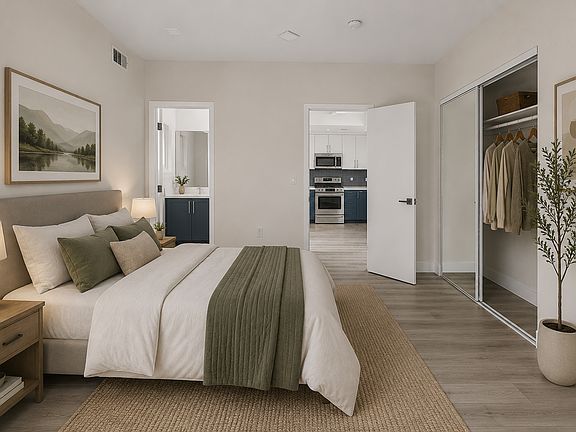 4th image of 1111 N Kenmore Ave #204