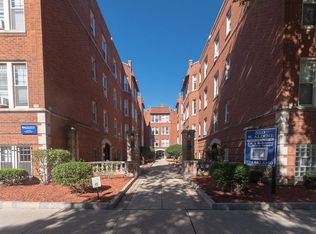 560 W Aldine Ave #G, Chicago, IL 60657