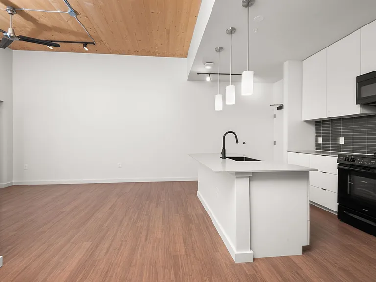 Nova Austin — Photo 31