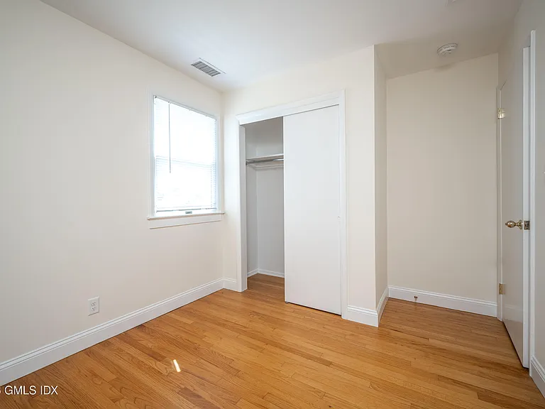 157 E Elm St #B — Photo 13