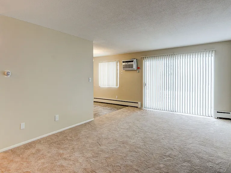 Charlton Estates — Photo 14
