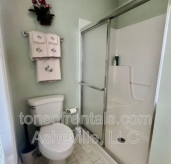 900 Hebron Rd — Photo 27