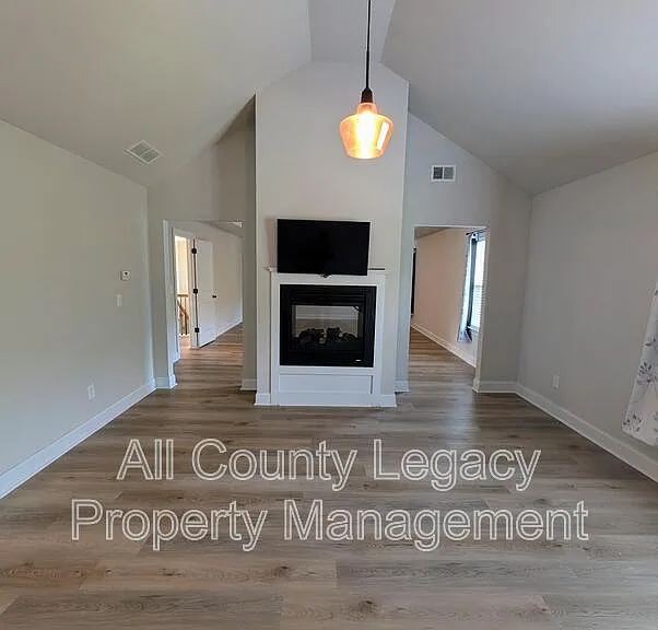 526 Georgia Cir — Photo 6