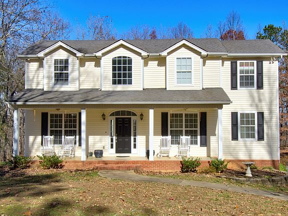 5th image of 690 Pine Hill Dr SW