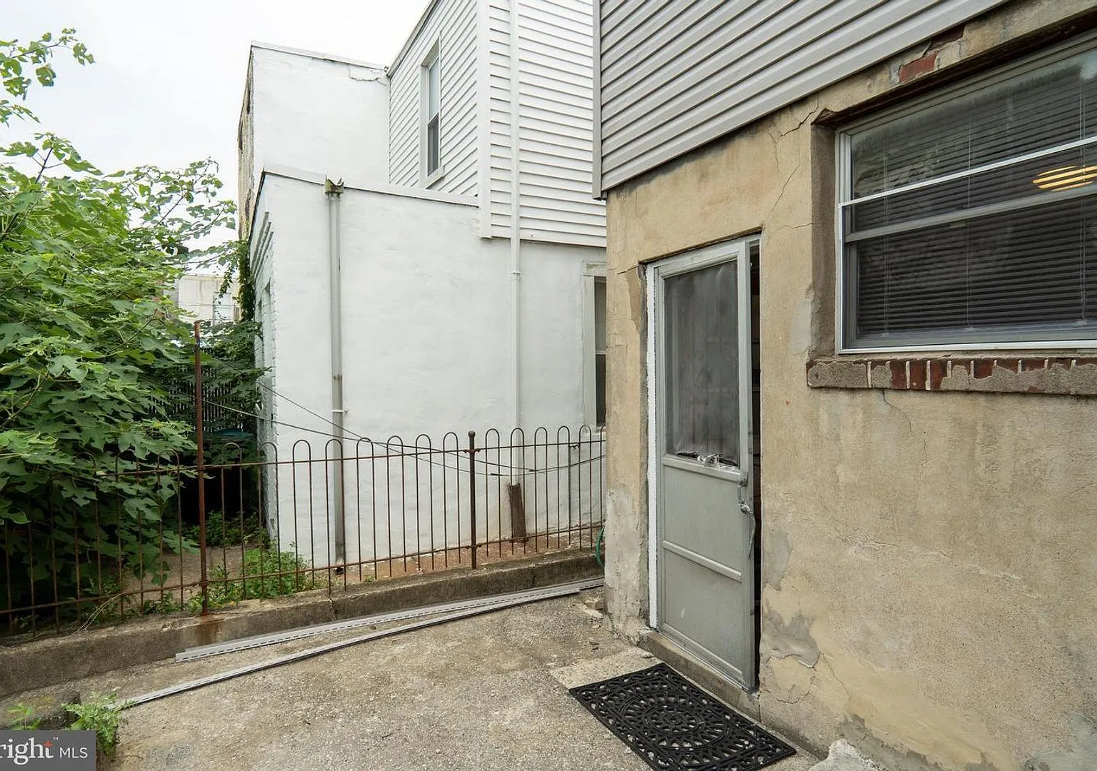 Newbold Two Bedroom Ready for Octocber 1st — Photo 2