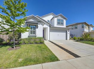 8288 Triplefin Way, Elk Grove, CA 95757