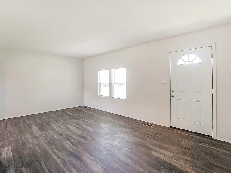 1107-09 Holmes Ave #1107 — Photo 2