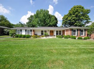 516 Redondo Dr, Chesterfield, MO 63017