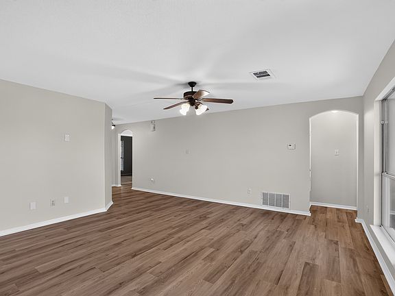 3rd image of 419 Murphy Rd