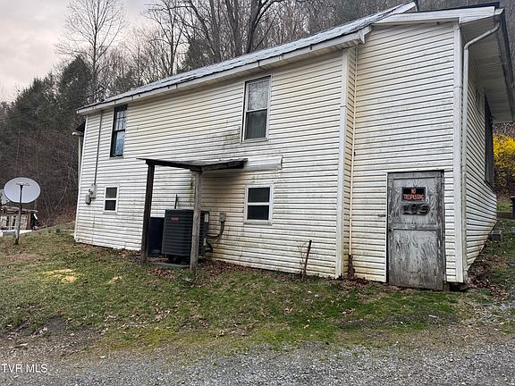 5th image of 195 Hanging Tree Rd