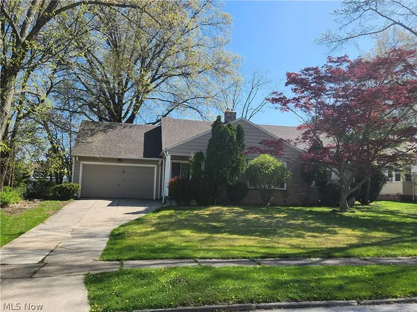 1025 Hereford Rd, Cleveland Heights, OH 44112