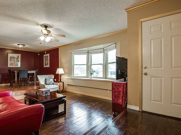 3rd image of 1033 North Blvd