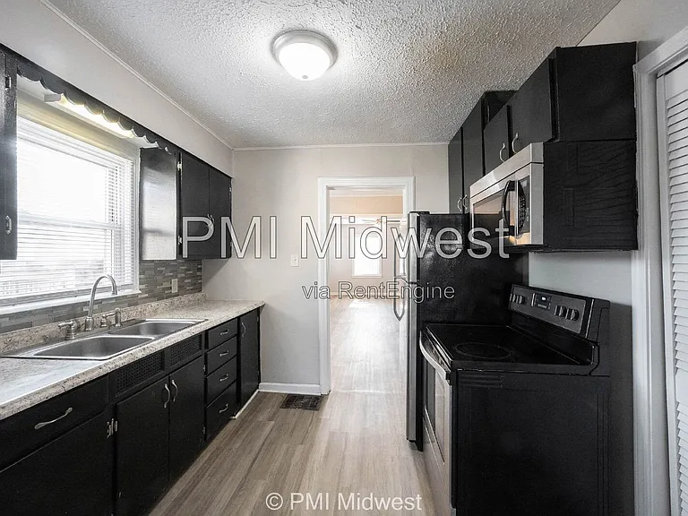74 N 2nd Ave — Photo 13