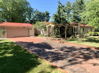 10147 Henry Rd, Osceola, IN 46561