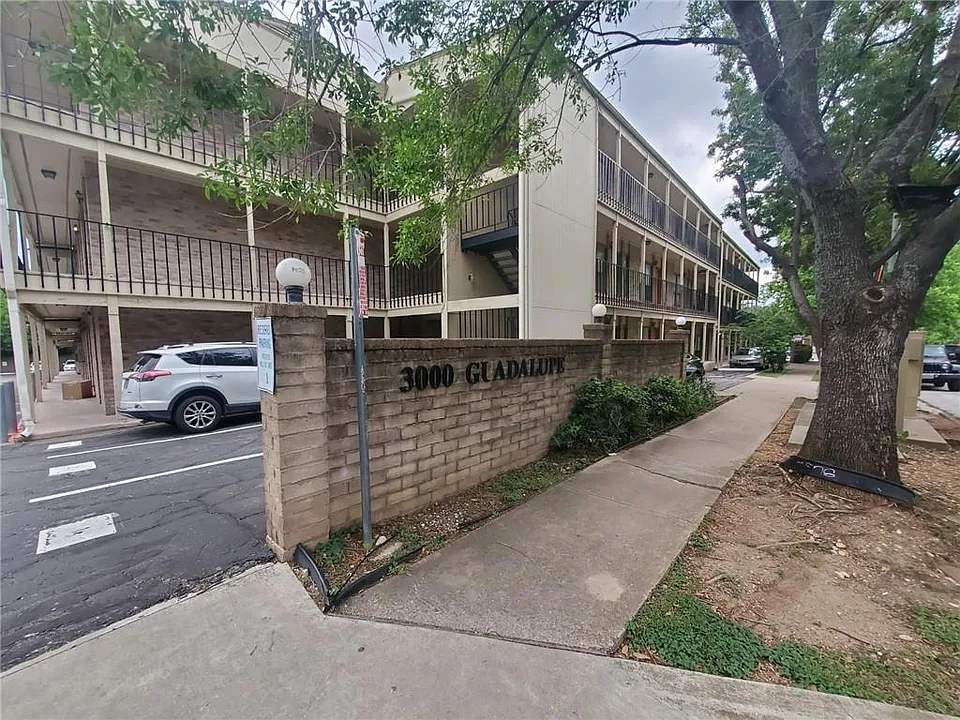 3000 Guadalupe St #305
