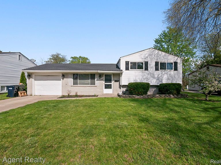 11951 Burtley Dr, Sterling Heights