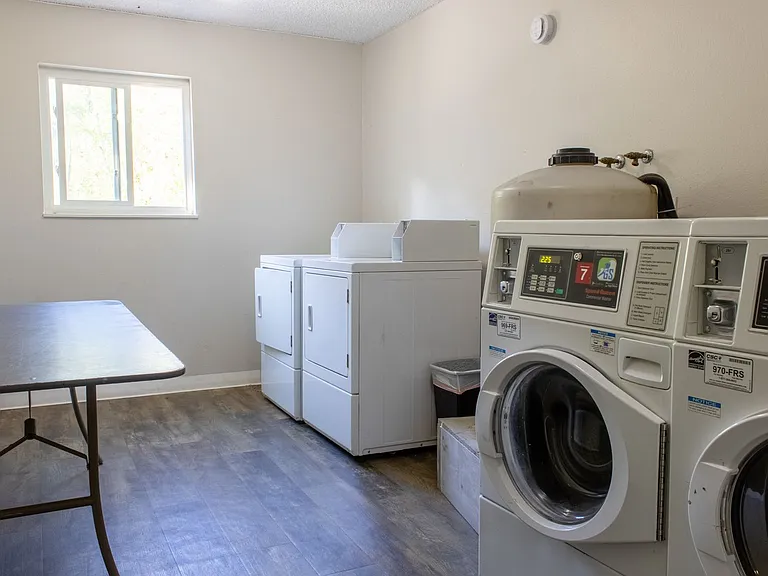 Big Horn Apartments — Photo 16