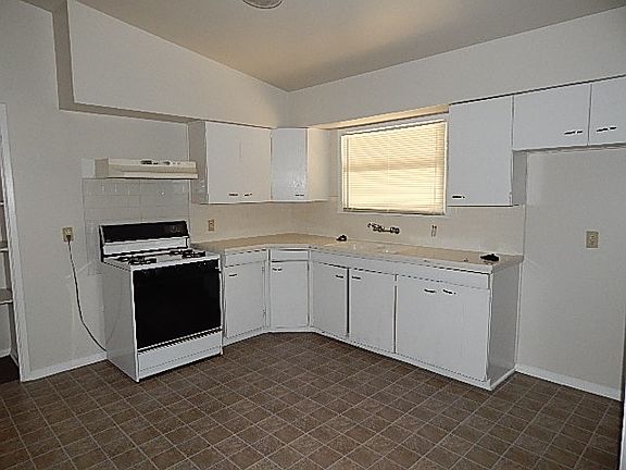 4th image of 118 Lakeshore Dr