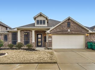 1621 Silver Ln, Aubrey, TX 76227
