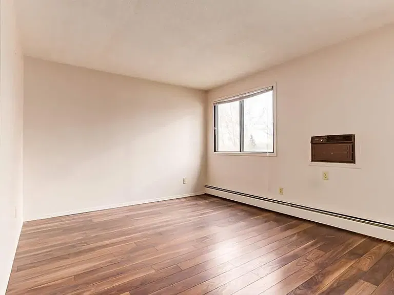 4909 45th Ave — Photo 16