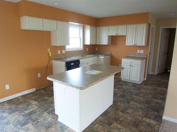 4th image of 2133 Hartstone Dr SE