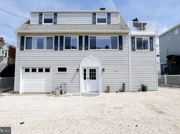 121 E Sand Dune Ln, Brant Beach, NJ 08008