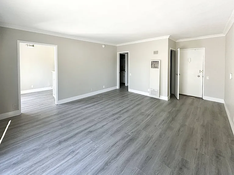 Westmount Towers — Photo 16