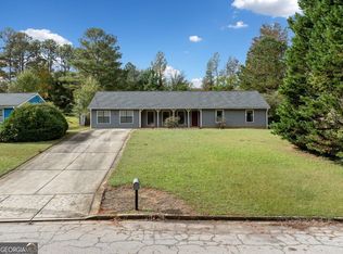 1737 Dunbarton Dr, Lithonia, GA