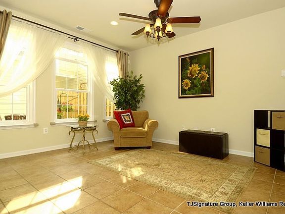 4th image of 19392 Coppermine Sq