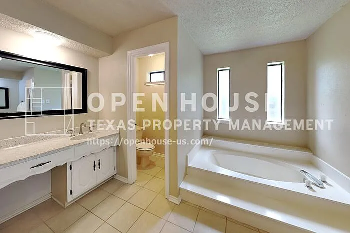 2304 Tamarisk Dr — Photo 11