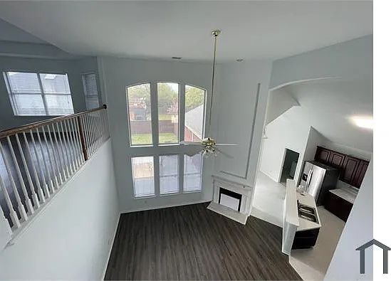 513 Hickory Dr — Photo 1