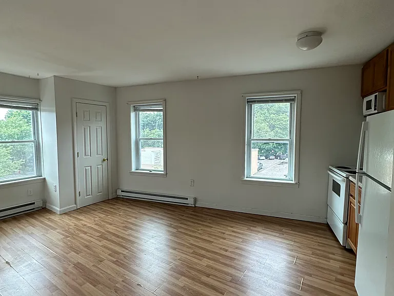 Living/Kitchen