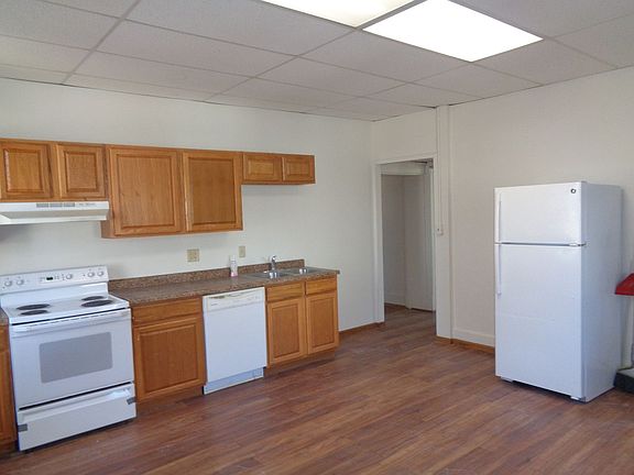 2nd image of 746 Rose St #1