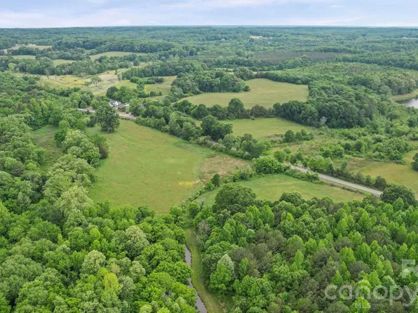 1207 Ramseur Rd, Bessemer City, NC 28016