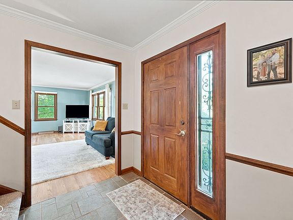 5th image of 7631 Brookview Ln