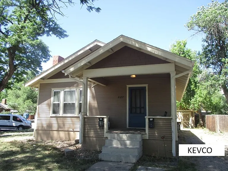 827 Remington St — Photo 1